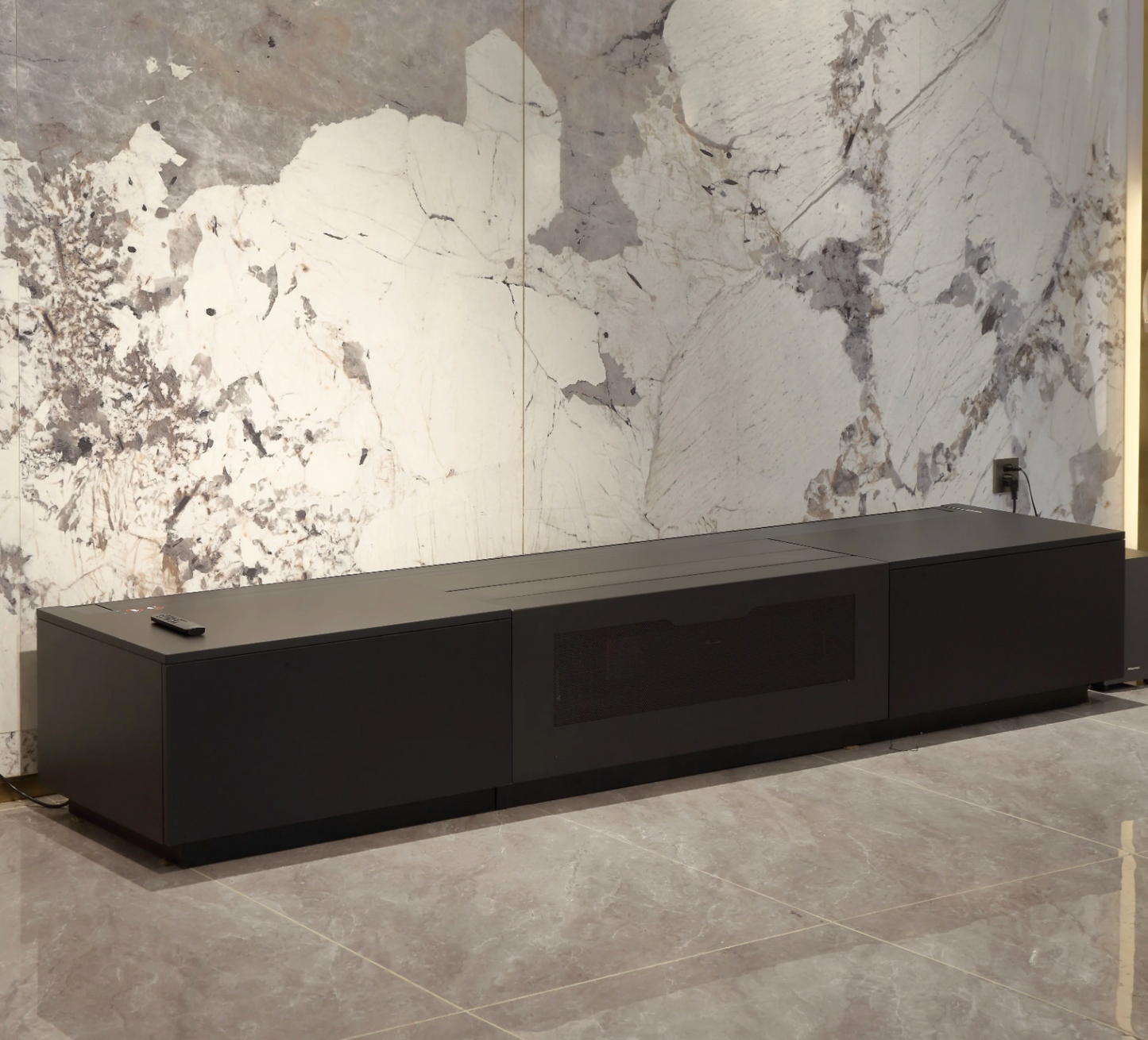 Szafka Screen Pro z wysuniętym ekranem ALR — Edycja Kompozytowa | SounDemo