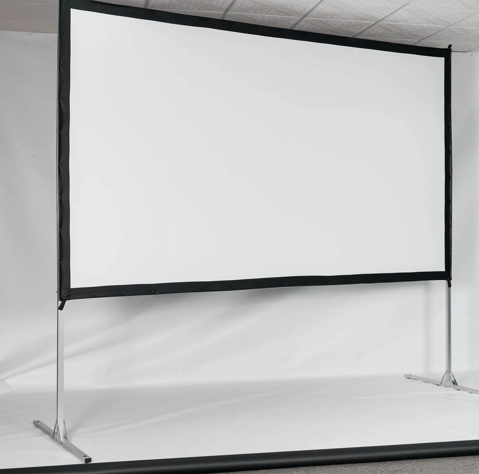 QB Outdoor Screen Replacement Fabric 120" 144" 16:9 — zamienna tkanina do ekranu plenerowego | SounDemo