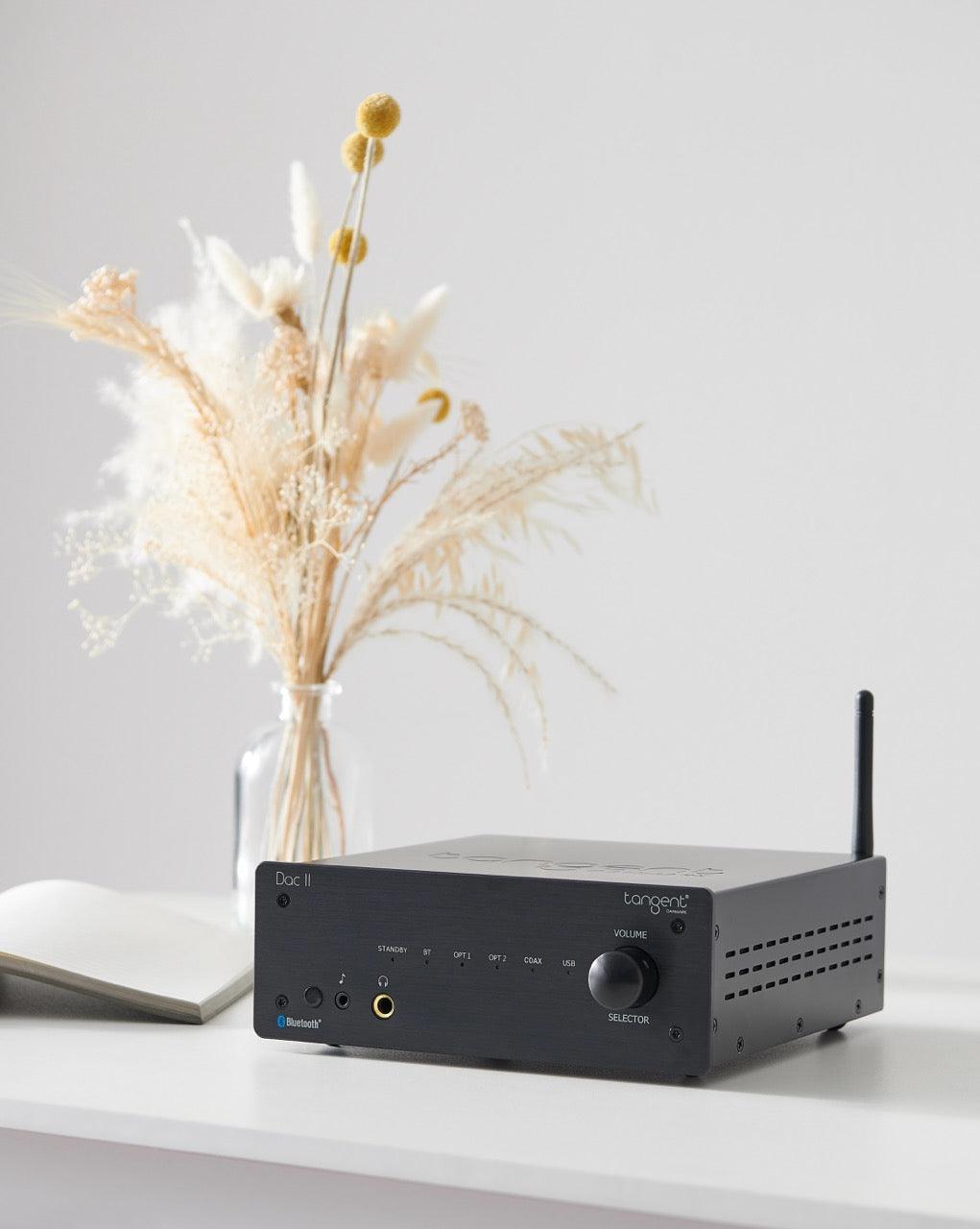 Przetwornik cyfrowo-analogowy Tangent DAC II na stole